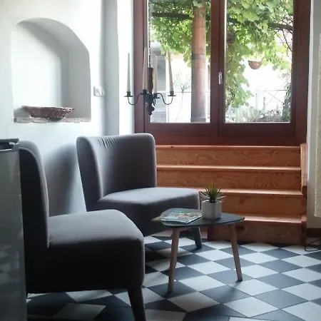 Und Dreibeiniger Hund Gorlitz